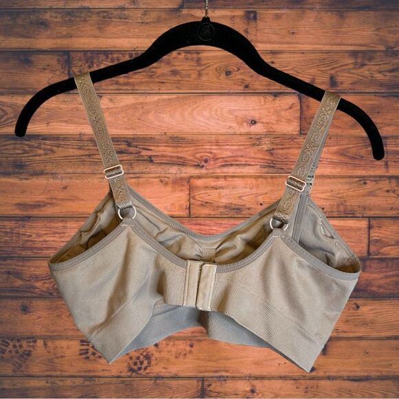 5 for $25🔥Kathy Maternity Nude Nursing Bra Small - Picture 2 of 6